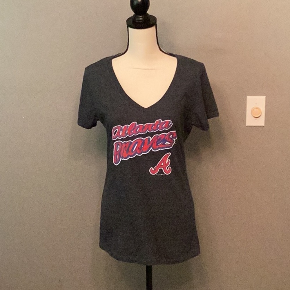 Women’s 5th & Ocean Large Gray Fitted Atlanta Braves Short Sleeve Tee EUC